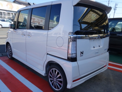 N-BOX　カスタム(ホンダ)未使用車 後方