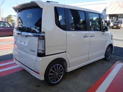 N-BOX　カスタム(ホンダ)未使用車 前席内装