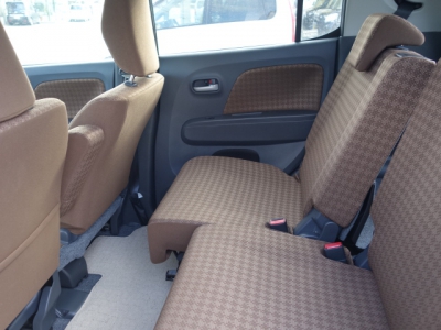 モコ(ニッサン)未使用車 後席内装