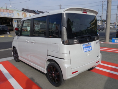 スペーシアカスタム(スズキ)登録済未使用車 後方