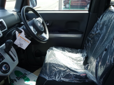 ウェイク(ダイハツ)登録済未使用車 前席内装