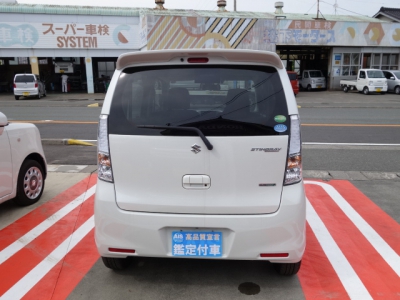 ワゴンRスティングレー(スズキ)ディーラー試乗車 後席から見た前席