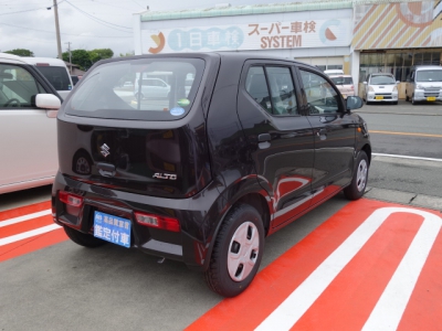 アルト(スズキ)登録済未使用車 後席から見た前席