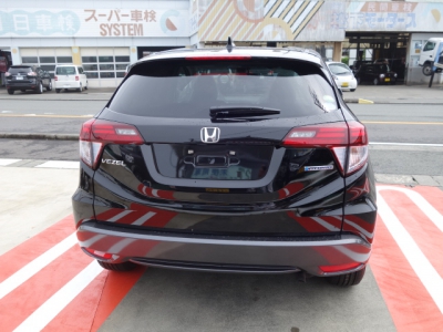 ヴェゼル(ホンダ)新車 後席内装
