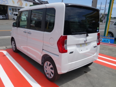 タント(ダイハツ)登録済未使用車 後方