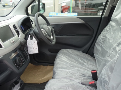 ワゴンR(スズキ)届出済未使用車 前席内装