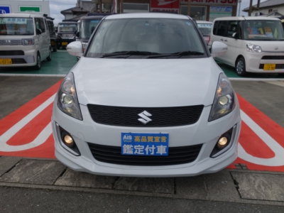 スイフト(スズキ)ディーラー試乗車 内外装写真他２