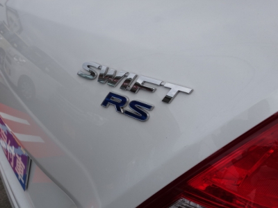 スイフト(スズキ)ディーラー試乗車 後席から見た前席