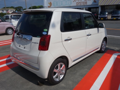 N-ONE(ホンダ)ディーラー試乗車 後席から見た前席