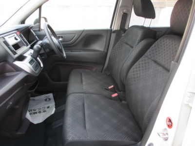 N-WGN(ホンダ)ディーラー試乗車 後席内装