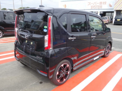 ムーヴカスタム(ダイハツ)登録済未使用車 前席内装