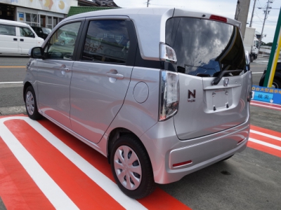 N-WGN(ホンダ)ディーラー試乗車 後方