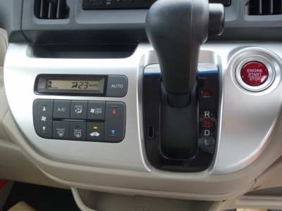 N-WGN(ホンダ)ディーラー試乗車 内外装写真