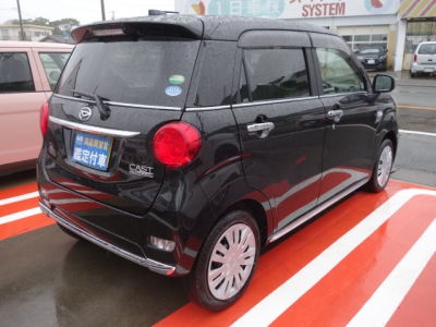 キャスト(ダイハツ)新車 後席から見た前席