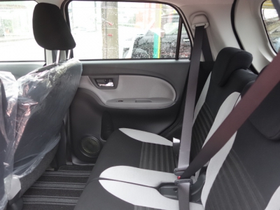 キャスト(ダイハツ)新車 後席内装