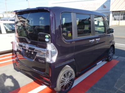 タントカスタム(ダイハツ)登録済未使用車 前席内装