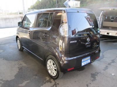 モコ(ニッサン)ディーラー試乗車 後方