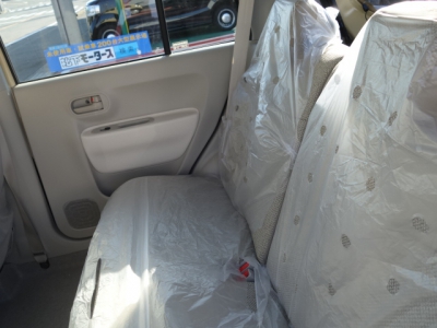 ラパン(スズキ)登録済未使用車 後席内装
