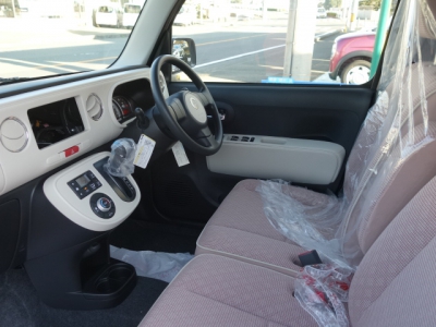 ミラココア(ダイハツ)登録済未使用車 前席内装