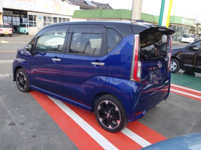 ムーヴカスタム(ダイハツ)ディーラー試乗車 後方