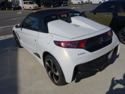 S660(ホンダ)登録済未使用車 後方