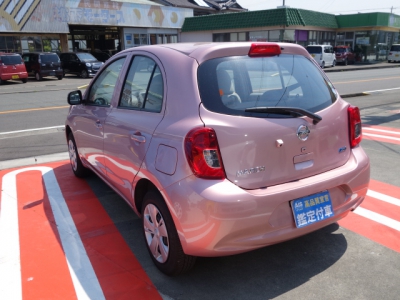 マーチ(ニッサン)ディーラー試乗車 後方