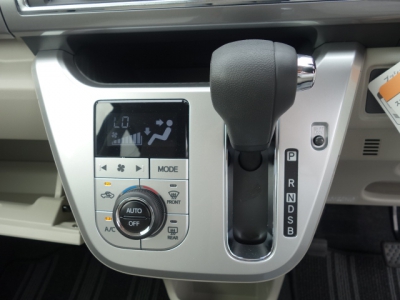 キャスト(ダイハツ)登録済未使用車 内外装写真