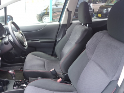 ヴィッツ(トヨタ)中古車 前席内装