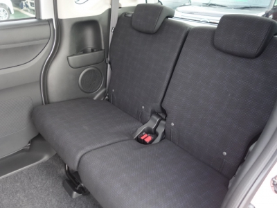 N-BOX(ホンダ)登録済未使用車 後席内装