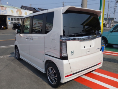 N-BOX　カスタム(ホンダ)新車 後方