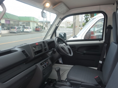 ハイゼットトラック(ダイハツ)登録済未使用車 前席内装
