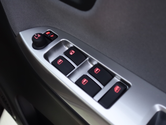 キャスト(ダイハツ)登録済未使用車 8