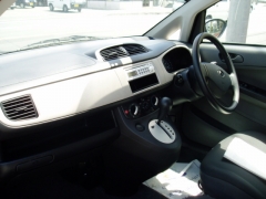R2(スバル)中古車 前席内装