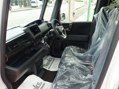 N-BOX(ホンダ)届出済未使用車 前席内装