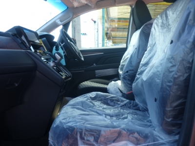 デリカD:5 4WD(三菱)レンタ登録済未使用車 前席内装