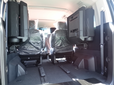 デリカD:5 4WD(三菱)レンタ登録済未使用車 内外装写真他１
