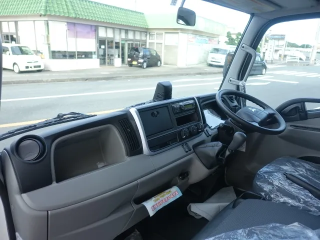 キャンター(三菱)全低床キョウカダンプ　３t登録済未使用車 19