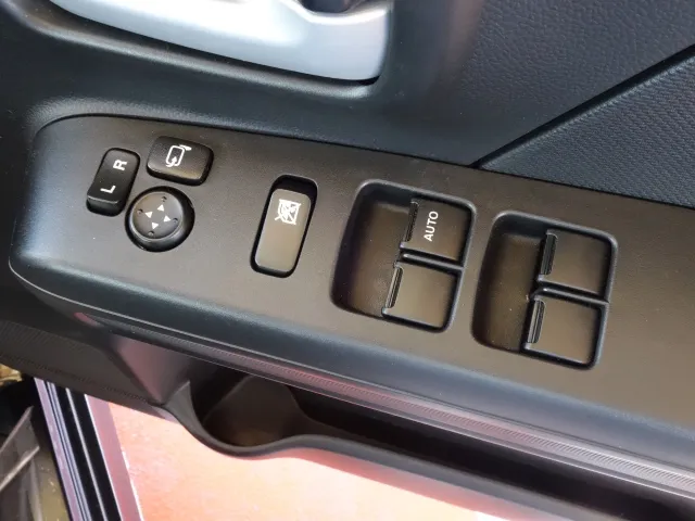 ワゴンR(スズキ)ハイブリッドFZ セーフティーパッケージ装着車ディ-ラ-試乗車 11