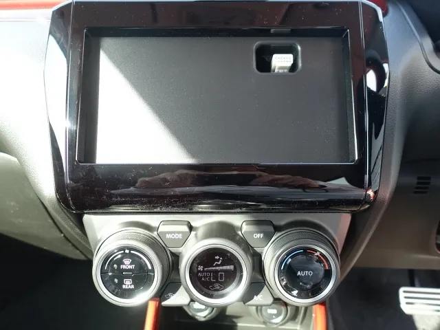 スイフト(スズキ)ベースグレード　セーフティパッケージ 全方位カメラ AT登録済未使用車 21