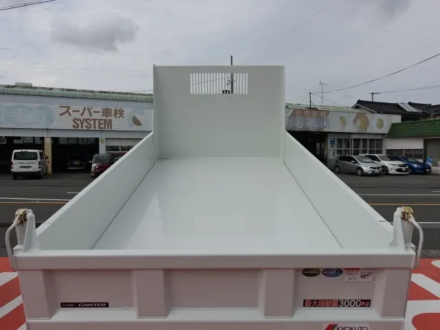 キャンター(三菱)全低床キョウカダンプ ３ｔレンタ登録済未使用車 7