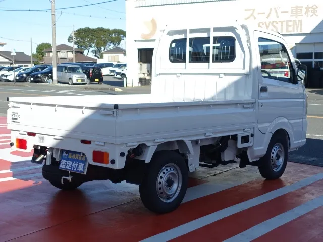 キャリイトラックのOEM クリッパートラックDX ４WD ＡＴ スズキ 届出済未使用車は静岡県 松下モータース 荷台広々、いろいろ積める！  [NO:13187]