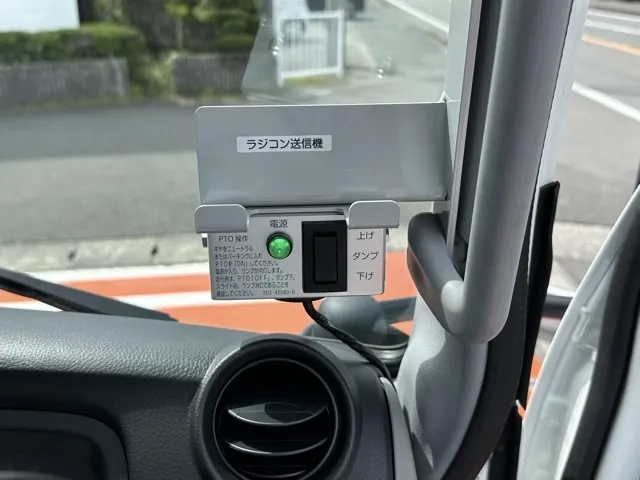 キャンター(三菱)３ｔ ローダースライドダンプレンタ登録済未使用車 7