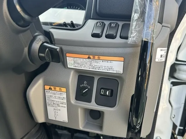 キャンター(三菱)全低床キョウカダンプ ３ｔ　コボレーンレンタ登録済未使用車 12