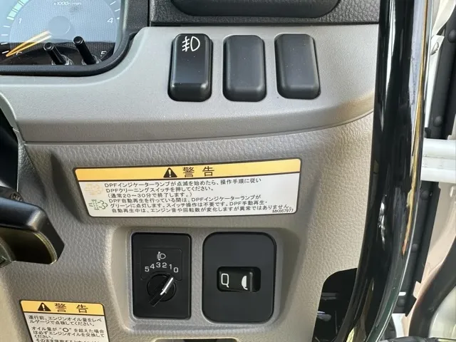 キャンター(三菱)全低床キョウカダンプ ３ｔ　コボレーンレンタ登録済未使用車 11