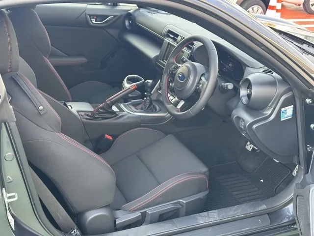 BRZ(スバル)R 6MT中古車 12