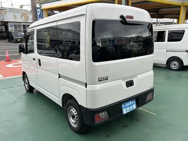 ピクシスバン(トヨタ)DX 4WD 5MT中古車 2